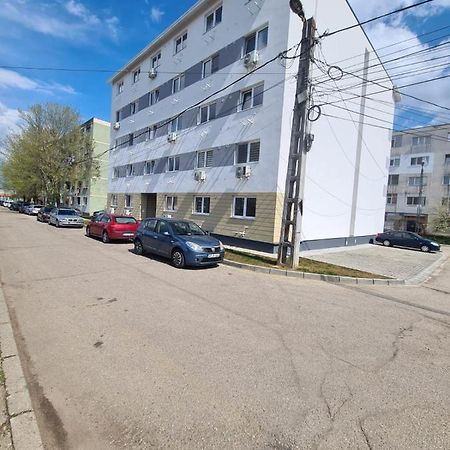 Ferienwohnung Garsoniera Luxury Kevin Piteşti Exterior foto