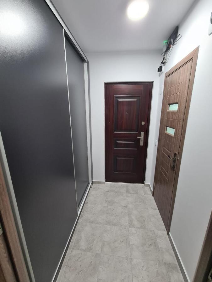 Ferienwohnung Garsoniera Luxury Kevin Piteşti Exterior foto