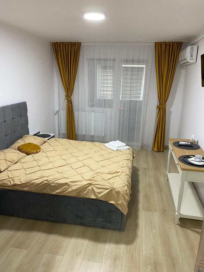 Ferienwohnung Garsoniera Luxury Kevin Piteşti Exterior foto