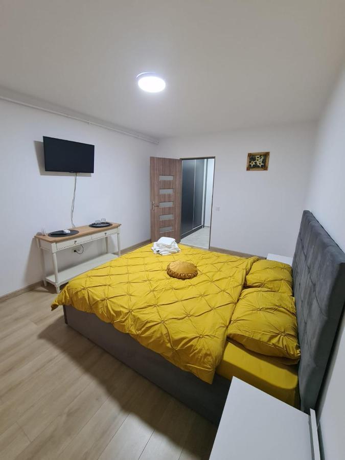 Ferienwohnung Garsoniera Luxury Kevin Piteşti Exterior foto